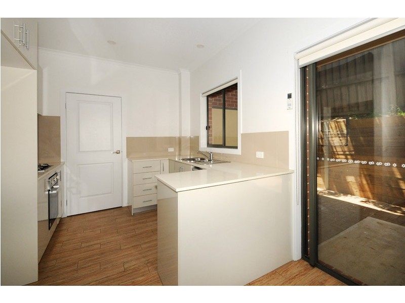 2/27 Brunnings Road, Carrum Downs VIC 3201