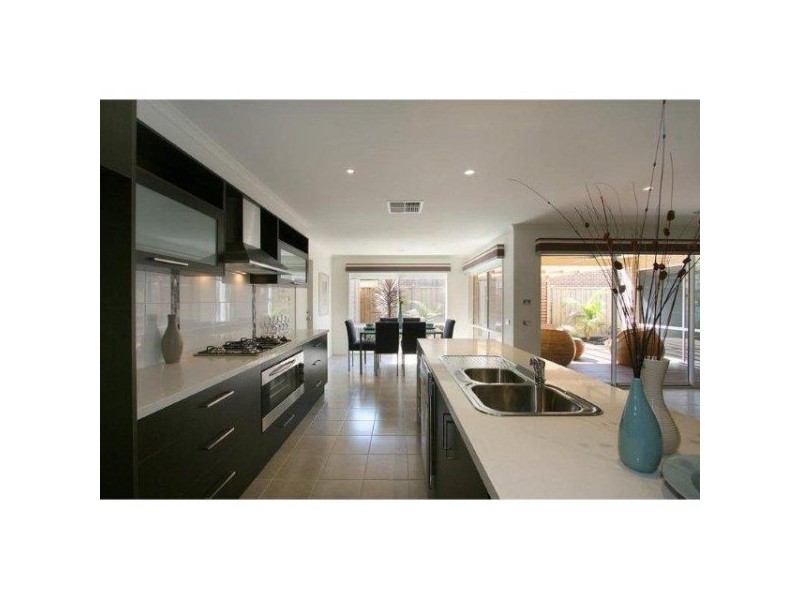 15  Reidel Avenue, Pakenham VIC 3810