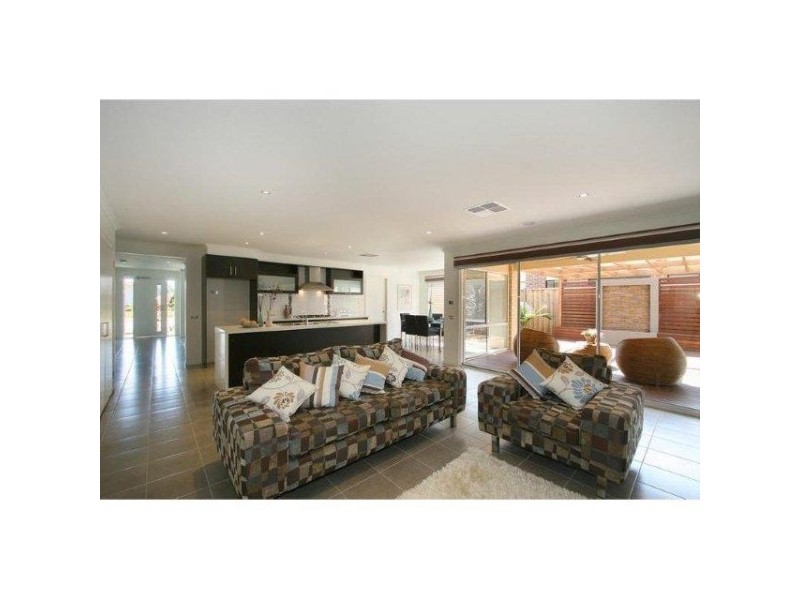 15  Reidel Avenue, Pakenham VIC 3810