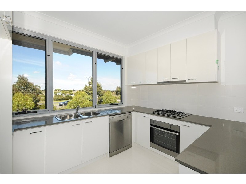 12 Topal Drive, Officer VIC 3809