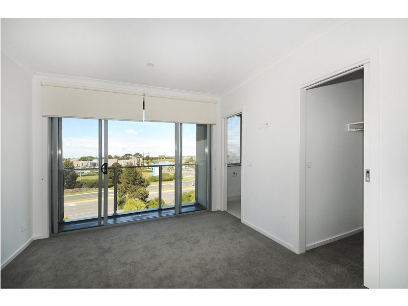 12 Topal Drive, Officer VIC 3809