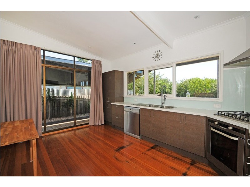 15 Belvedere Road, Seaford VIC 3198