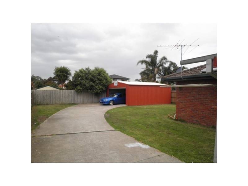 8  Currawong Drive, Carrum Downs VIC 3201