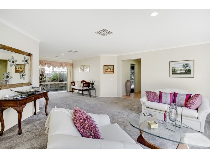 9 Gum Nut Drive, Langwarrin VIC 3910