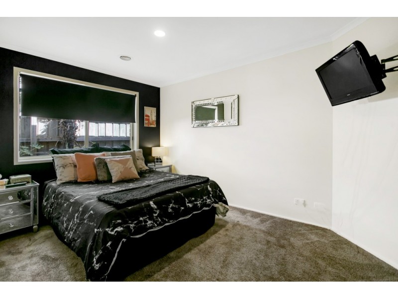 9 Gum Nut Drive, Langwarrin VIC 3910