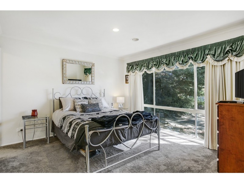 9 Gum Nut Drive, Langwarrin VIC 3910