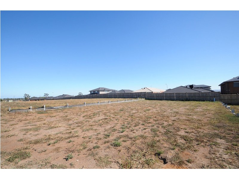 16 Cornhill Road, Clyde North VIC 3978