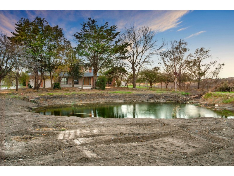 182 Eramosa Road East, Somerville VIC 3912