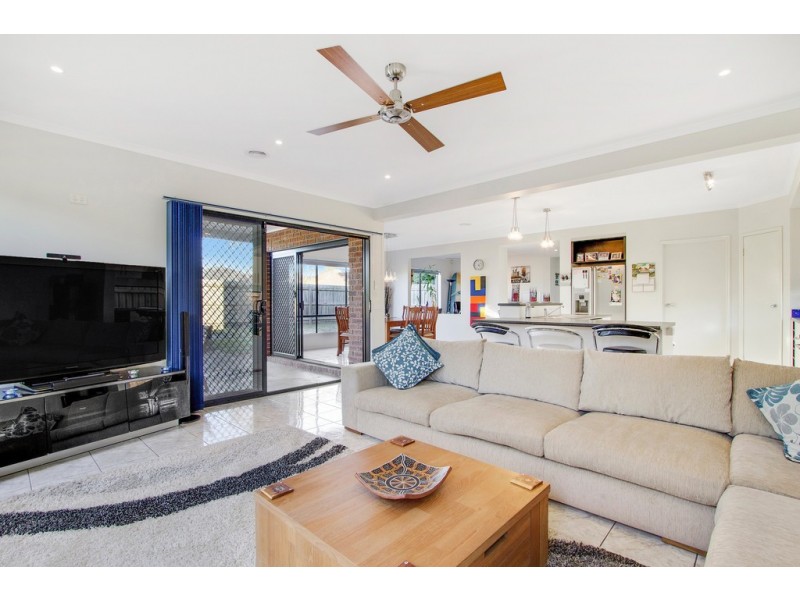 65 Clifton Park Drive, Carrum Downs VIC 3201