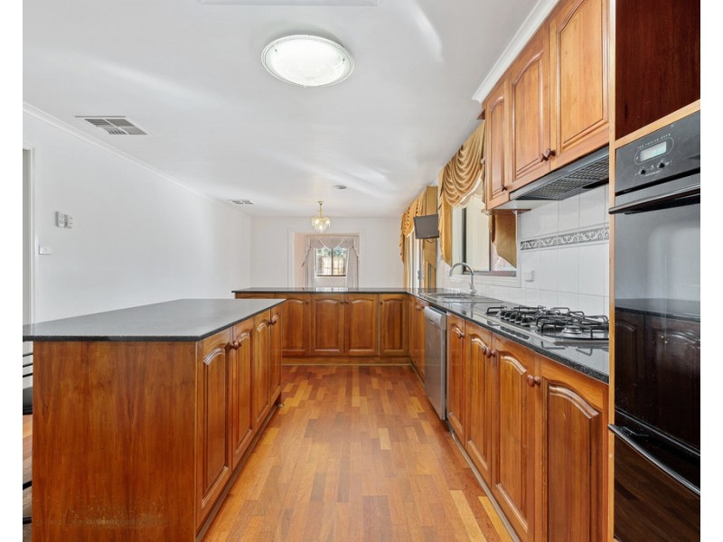 7 Chardonnay Drive, Skye VIC 3977