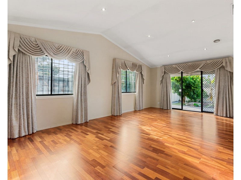 7 Chardonnay Drive, Skye VIC 3977