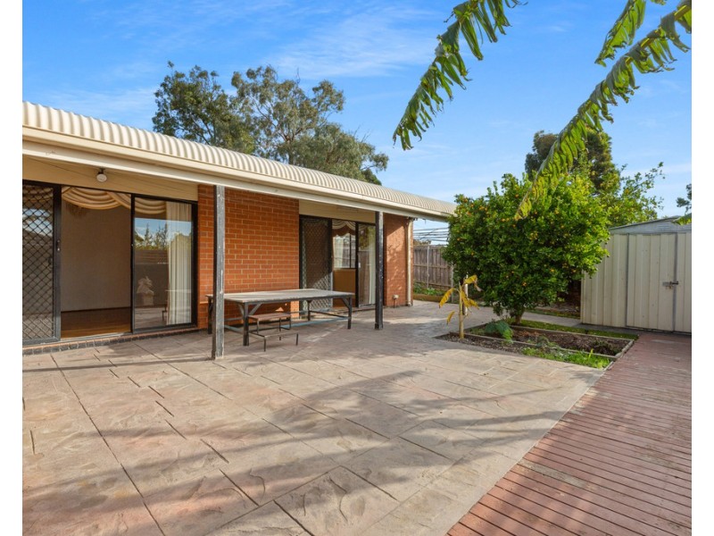 7 Chardonnay Drive, Skye VIC 3977