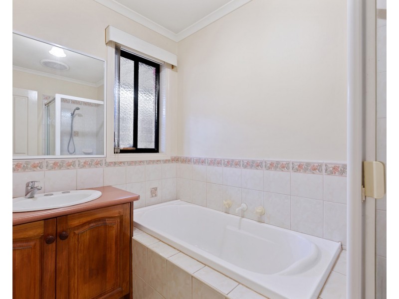 7 Chardonnay Drive, Skye VIC 3977