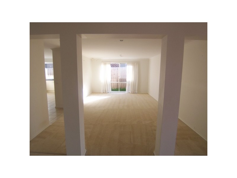 36 Veronica Drive, Skye VIC 3977