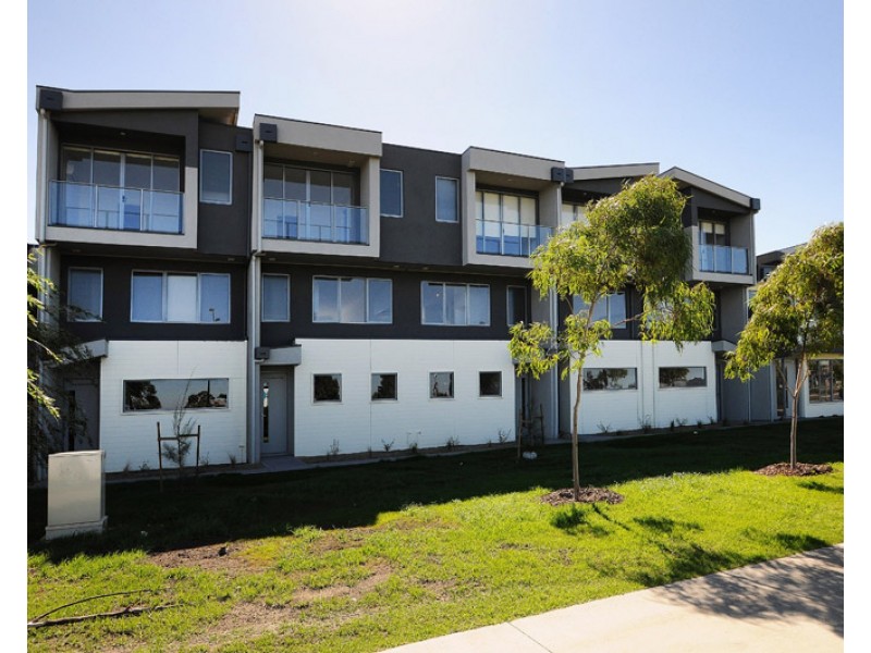 4 Topal Drive, Officer VIC 3809