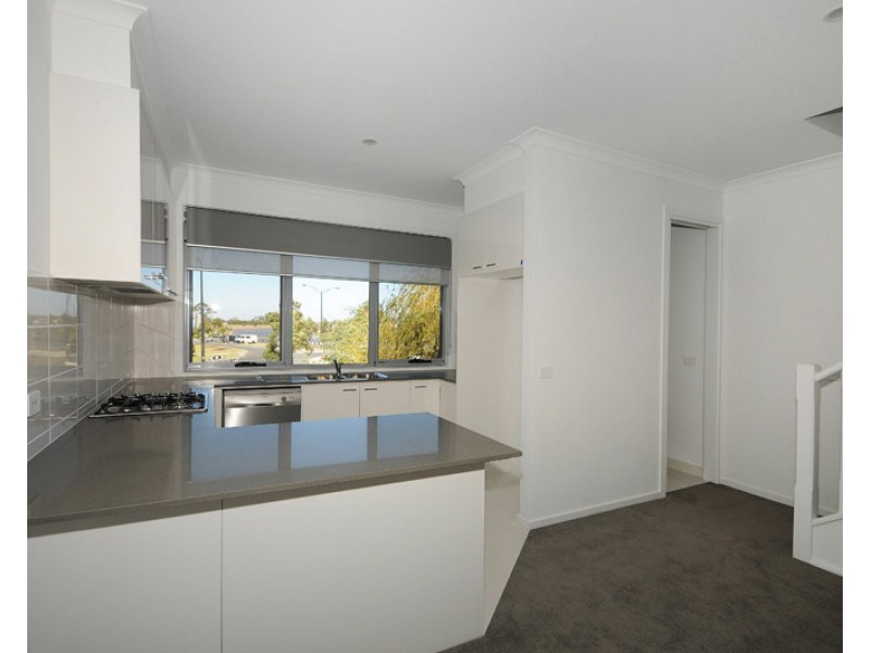 4 Topal Drive, Officer VIC 3809