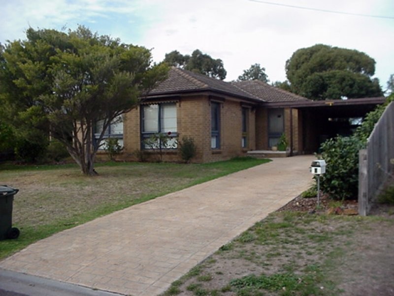 8 Ikara Street, Mornington VIC 3931