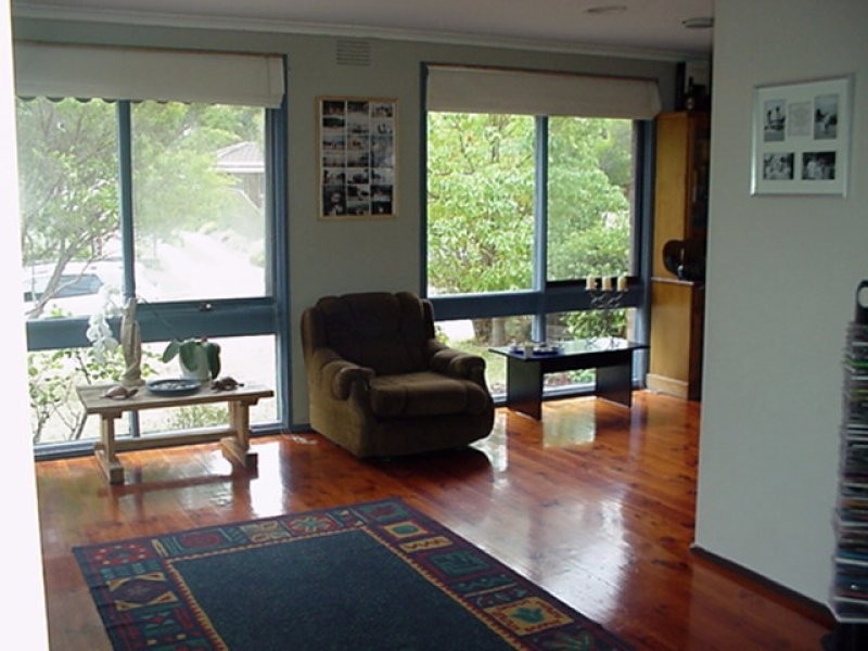 8 Ikara Street, Mornington VIC 3931