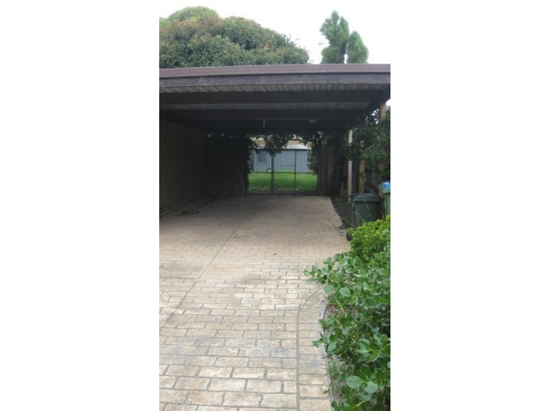 8 Ikara Street, Mornington VIC 3931