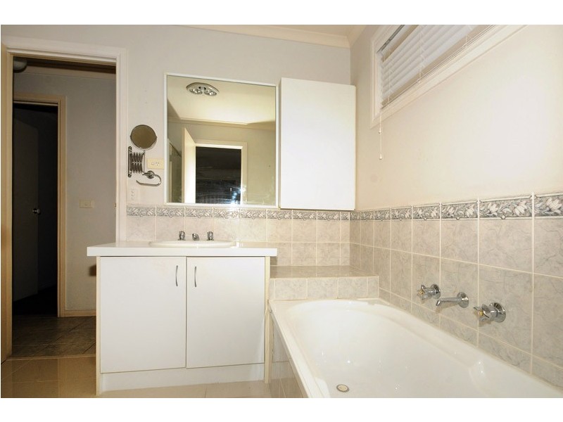 8 Spencer Drive, Carrum Downs VIC 3201