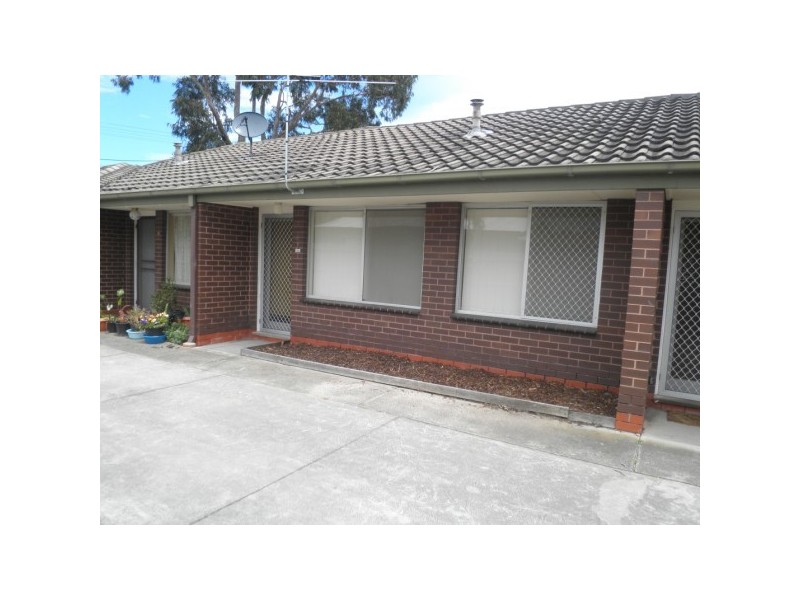 2/29 Gairloch Drive, Frankston VIC 3199