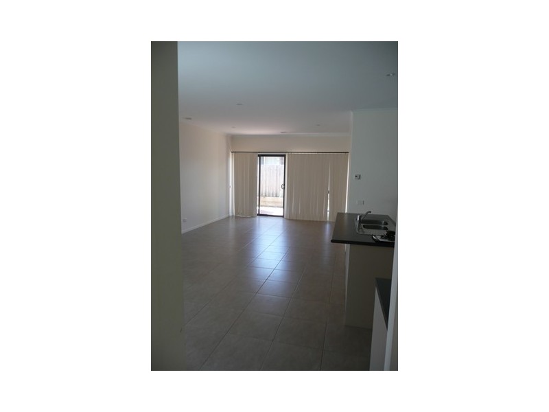 2/244 McCormicks Road, Carrum Downs VIC 3201