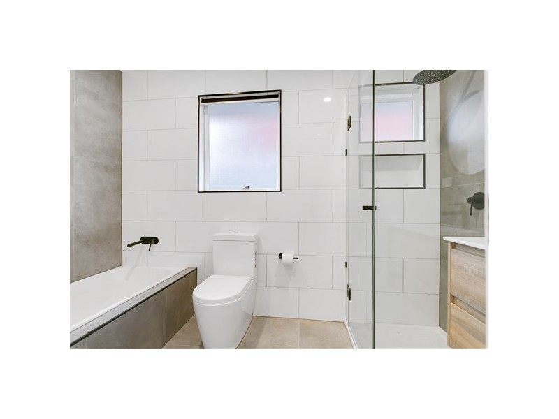 13 Joseph Banks Crescent, Endeavour Hills VIC 3802