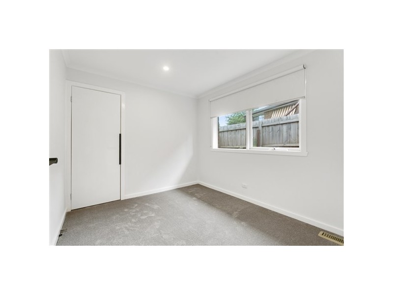 13 Joseph Banks Crescent, Endeavour Hills VIC 3802