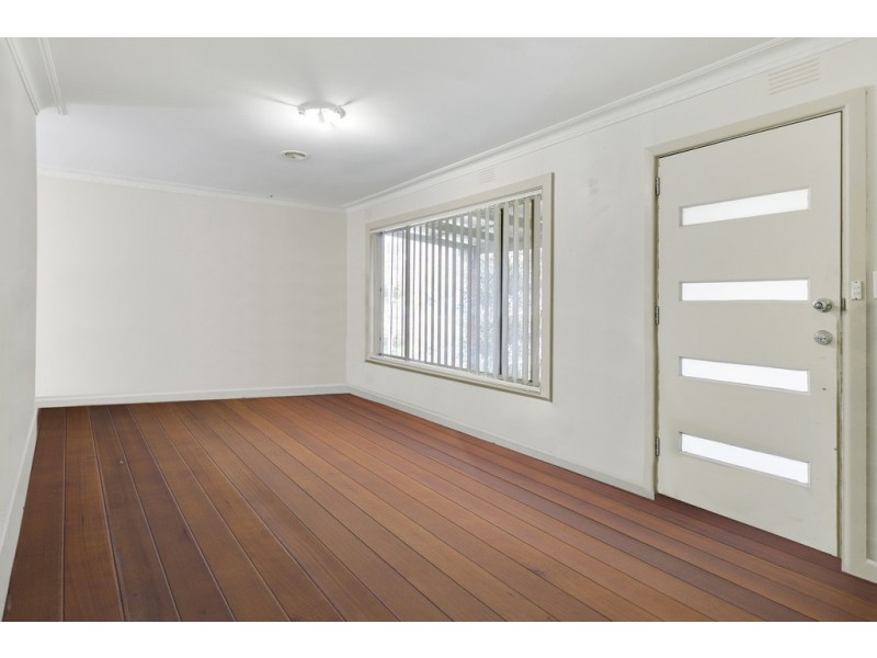 16 Barkly Street, Cranbourne VIC 3977