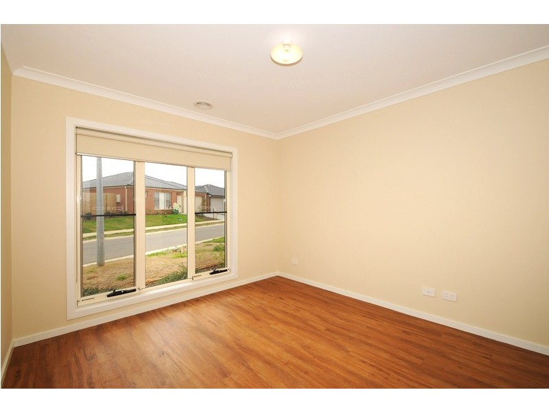 4 Sandstone Circuit, Carrum Downs VIC 3201
