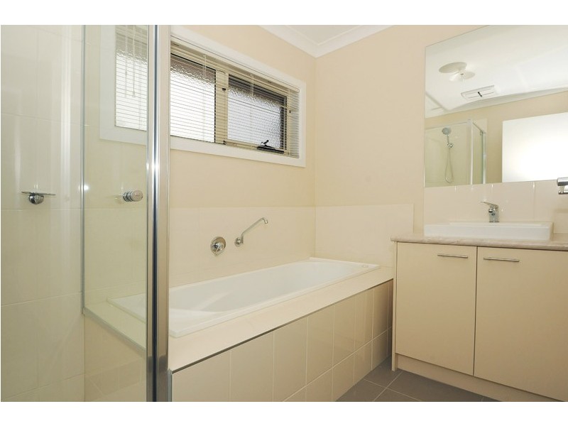 4 Sandstone Circuit, Carrum Downs VIC 3201