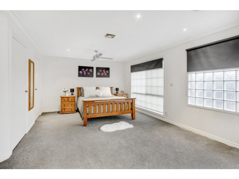 8 Eliza Court, Seaford VIC 3198