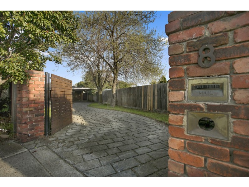 8 Eliza Court, Seaford VIC 3198