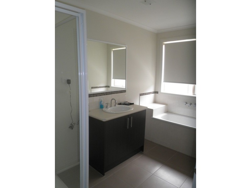 3 Statesman Circuit, Cranbourne East VIC 3977