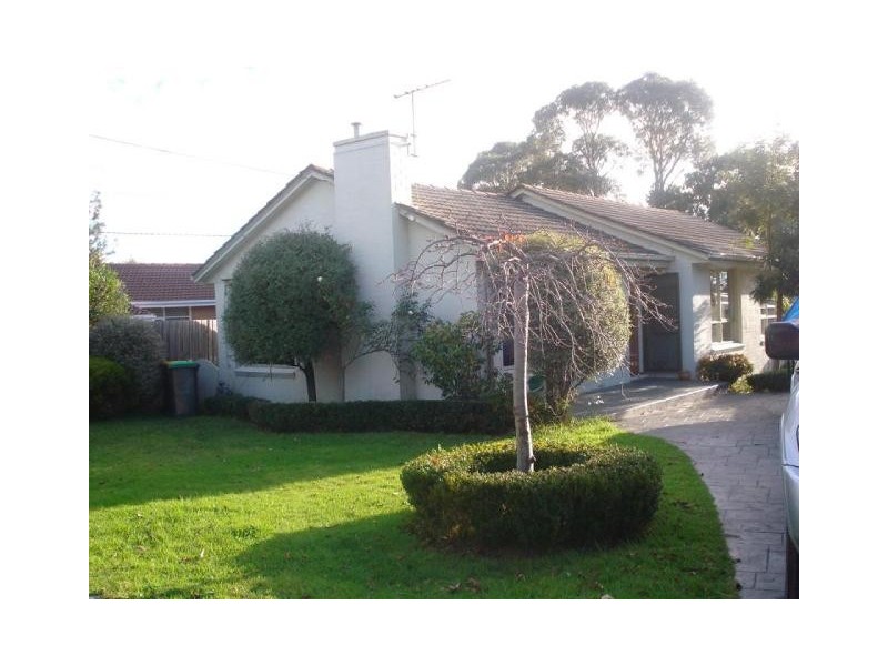 6 Stradbroke Avenue, Frankston South VIC 3199