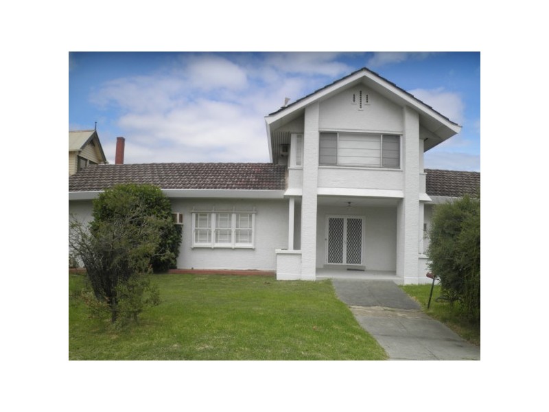 8 Palm Court, Frankston VIC 3199