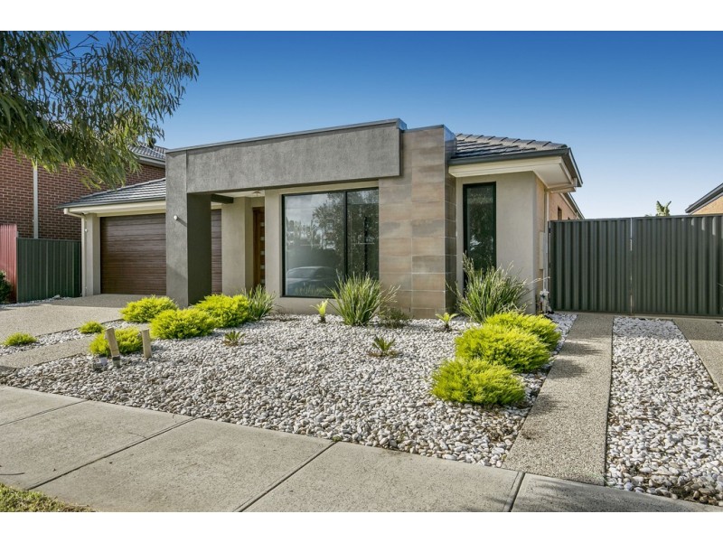31 Fortuna Crescent, Cranbourne West VIC 3977