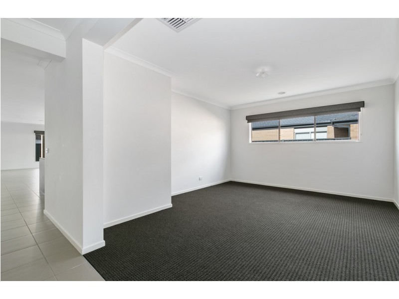 31 Fortuna Crescent, Cranbourne West VIC 3977