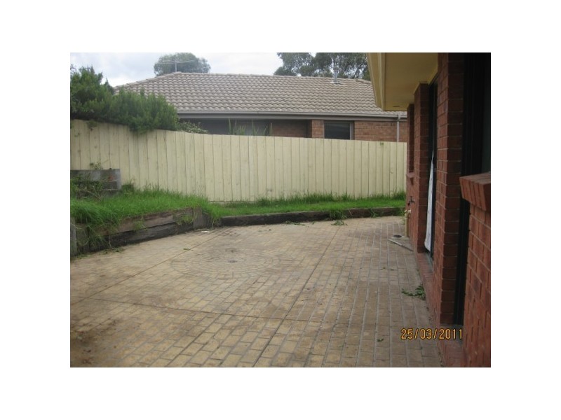 64  Darnley Drive, Skye VIC 3977