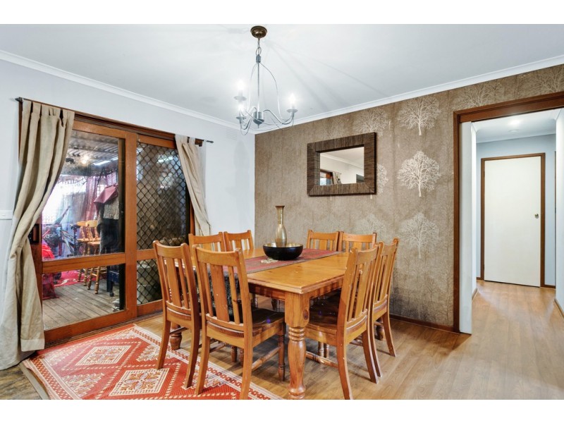 8 Grebe Court, Carrum Downs VIC 3201