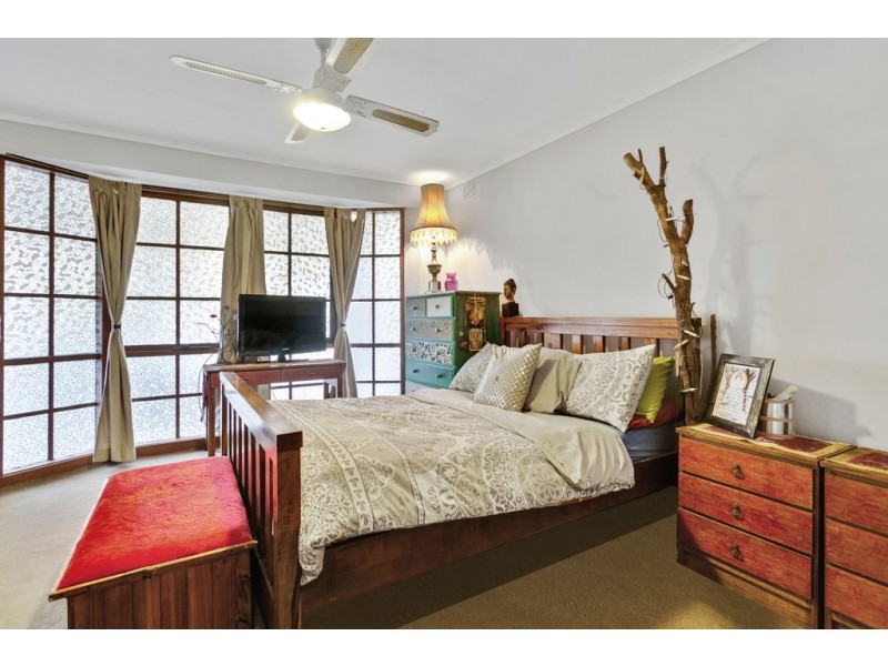 8 Grebe Court, Carrum Downs VIC 3201