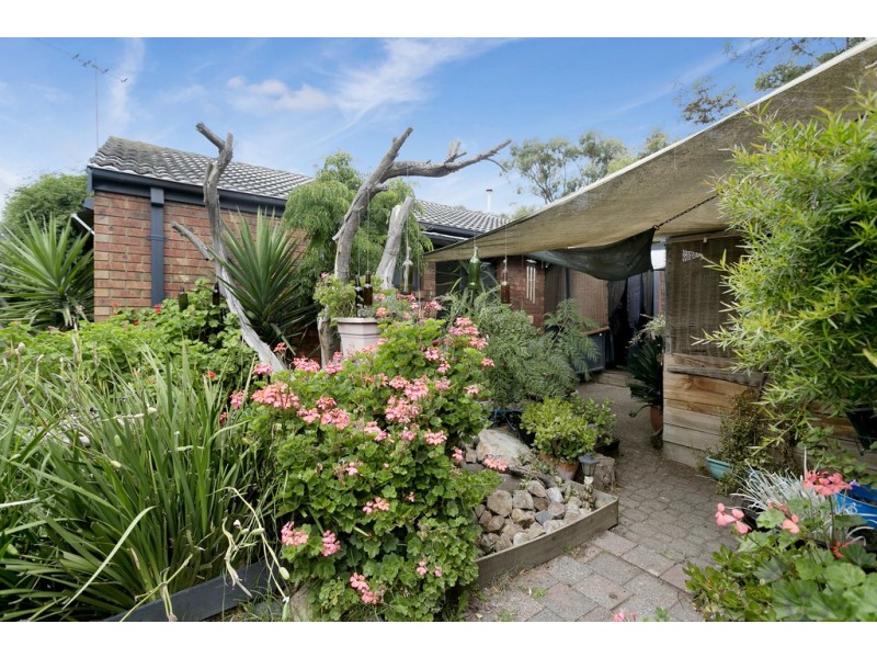 8 Grebe Court, Carrum Downs VIC 3201