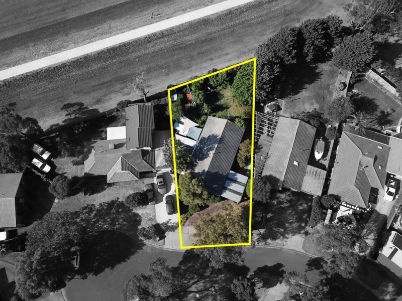 8 Grebe Court, Carrum Downs VIC 3201