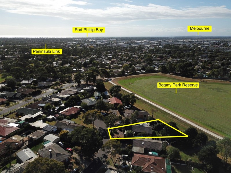 8 Grebe Court, Carrum Downs VIC 3201