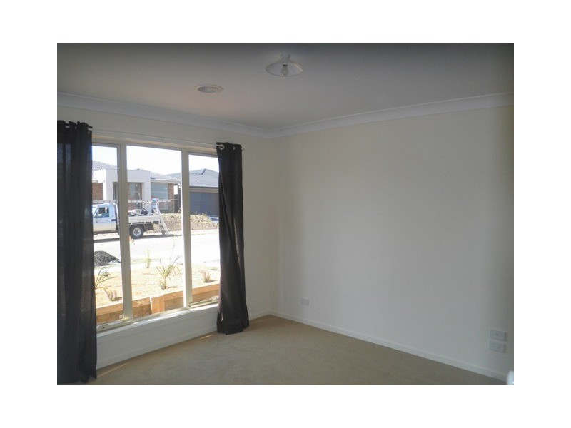 24 Triumph Way, Skye VIC 3977