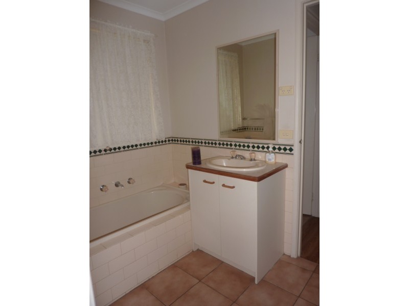 1/8 Moonah Way, Mount Martha VIC 3934