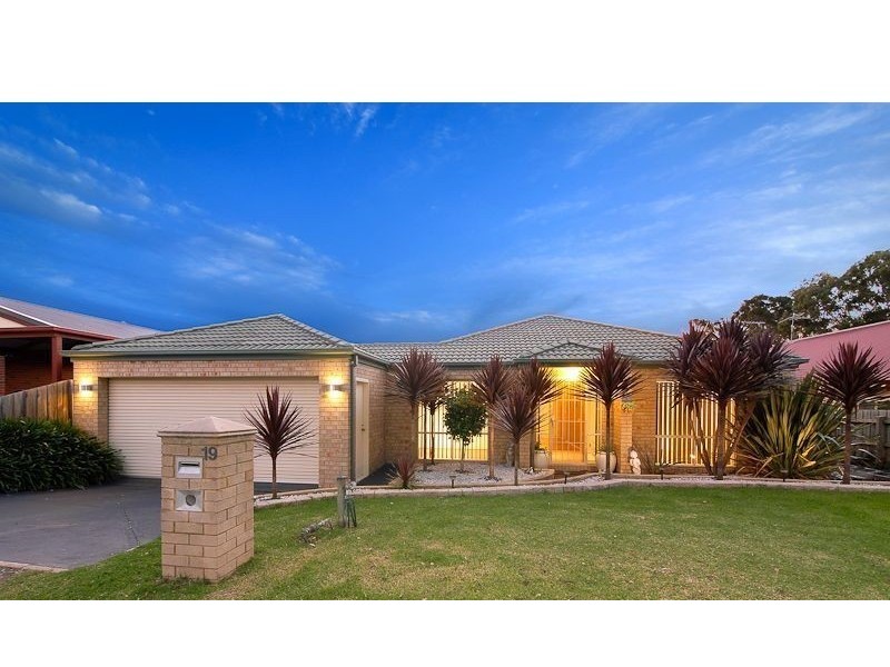19 Hooper Drive, Skye VIC 3977