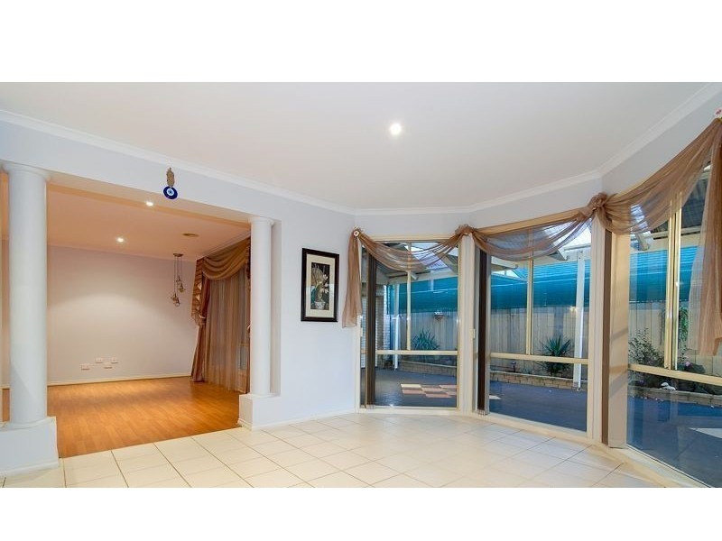 19 Hooper Drive, Skye VIC 3977