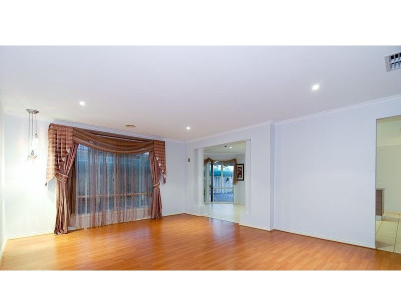 19 Hooper Drive, Skye VIC 3977