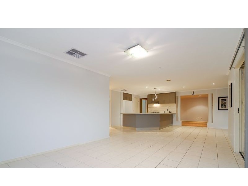 19 Hooper Drive, Skye VIC 3977